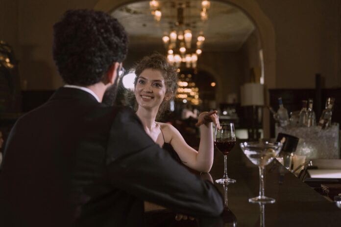 Nightlife και dating στην πόλη με κοινωνική αλληλεπίδραση